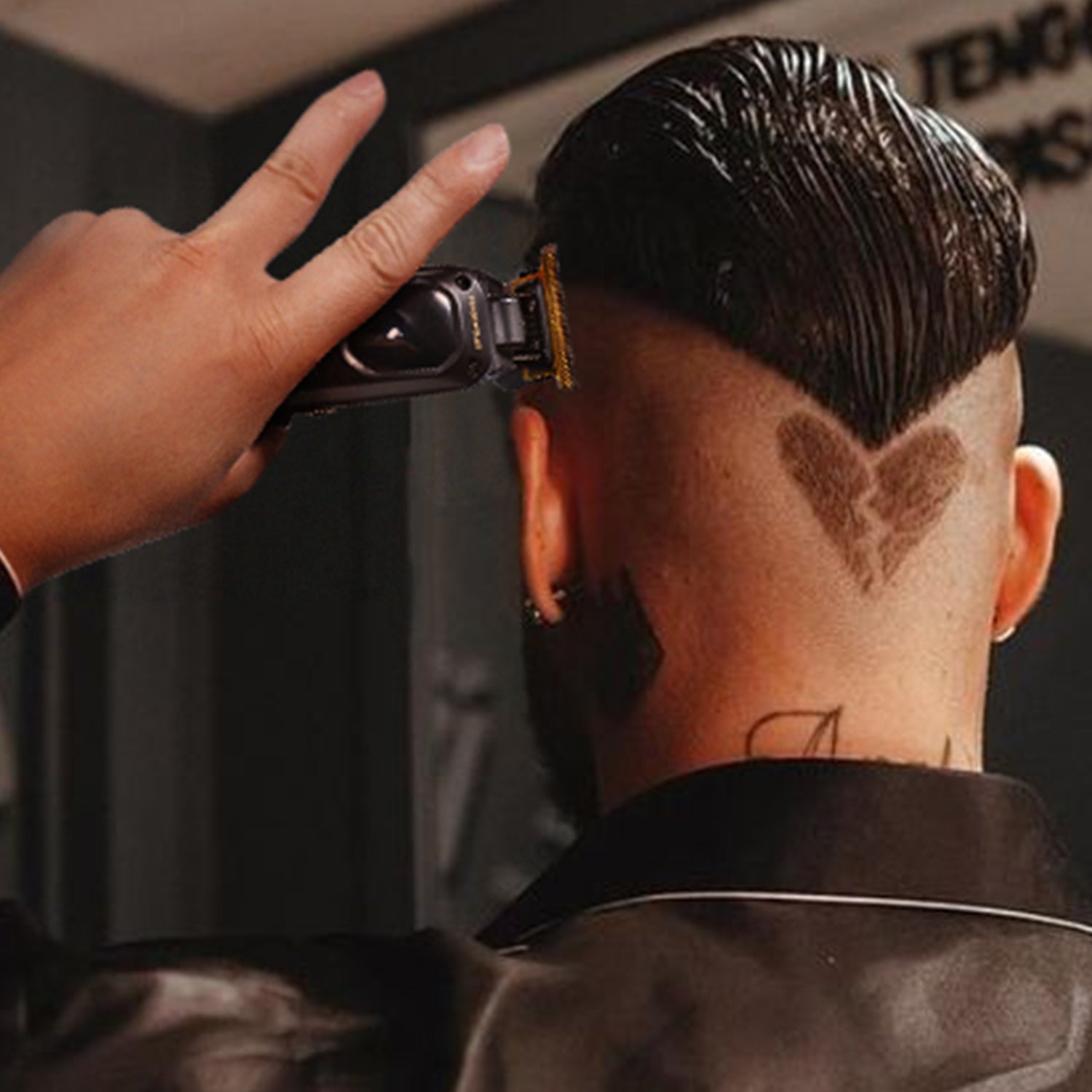 SUPRENT FT225BX Black Scorpion | Zero-Gap Titanium Blade Trimmer