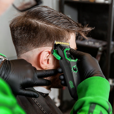 SUPRENT HC976EX Fangs professional hair clipper in use